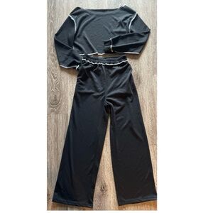 NWOT TWO PIECE CONTRAST SET BY SHEIN